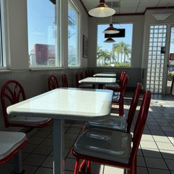 Original Tommy's - Lobby