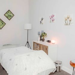 Auto Injury Chiropractic- Troutdale - Massage room