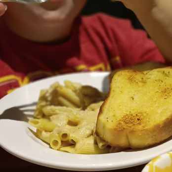 Cheddar's Scratch Kitchen - Children's Alfredo Penne Pasta - American Near Me - Vienna, West Virginia