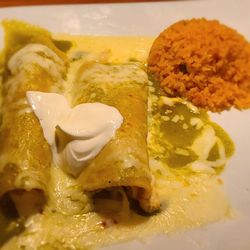 El Toro Cantina Authentic Mexican Restaurant - Enchiladas Suizas
