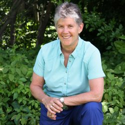 Loocie Brown Acupuncture - Dedicated Acupuncturist