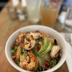 Love Lane Kitchen - Grapefruit and avocado salad with shrimp!
