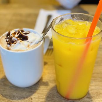Aloha Kitchen - Hot chocolate and orange juice - Breakfast & Brunch Near Me - Honolulu, Hawaii