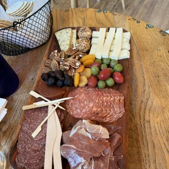Becker Vineyards - Wine Tasting Room Near Me - Fredericksburg, Texas