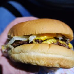 SuperDeluxe - Double cheeseburger!