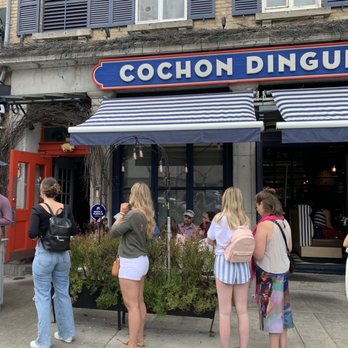 Cochon Dingue - Breakfast & Brunch Near Me - Quebec City, Quebec Cochon Dingue - Breakfast & Brunch Near Me - Quebec City, Quebec