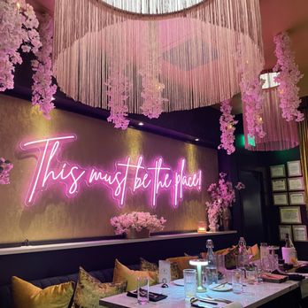 Fiori - nice ambiance, wish the food matched the vibe - Lounges Near Me - Knoxville, Tennessee