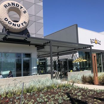 Randy's Donuts - Next to Philz - Donuts Near Me - El Segundo, California Randy's Donuts - Next to Philz - Donuts Near Me - El Segundo, California
