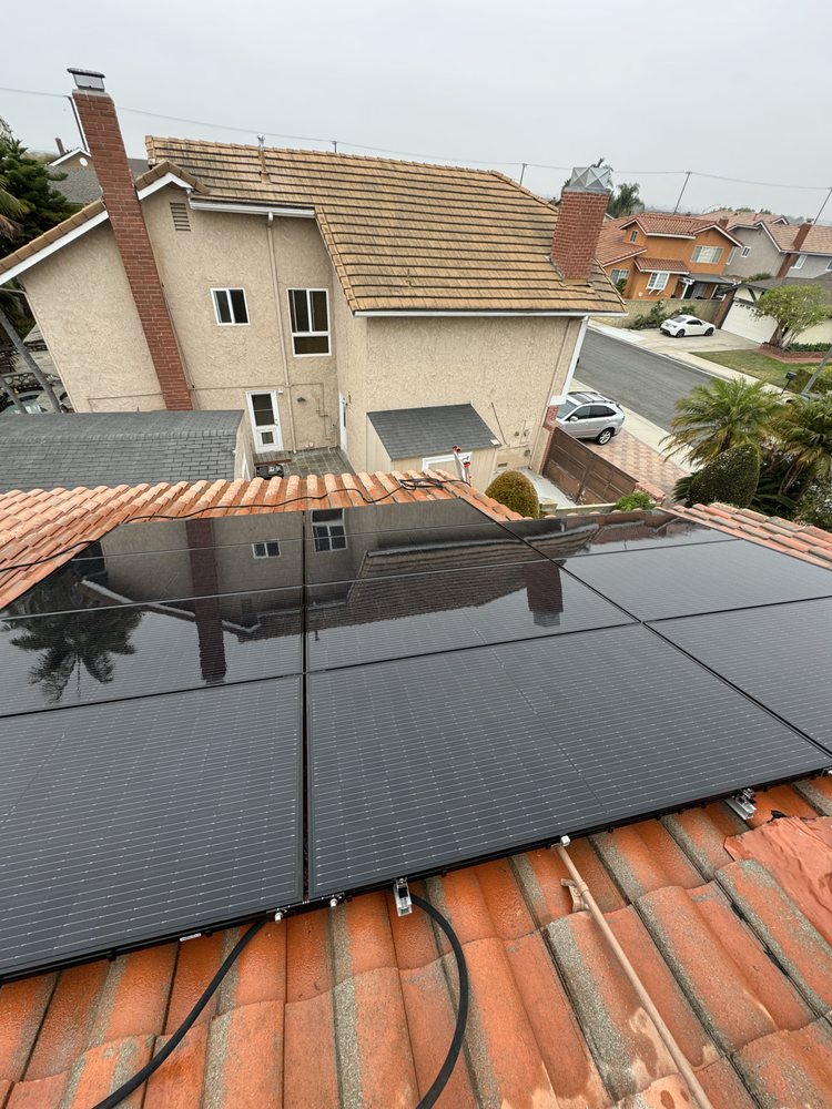 Slide of Stay Clean Solar