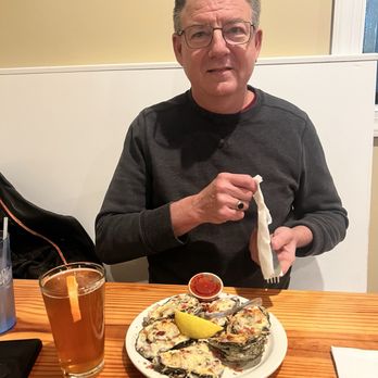 KC's Crabs and Cues - Seafood Near Me - Kilmarnock, Virginia