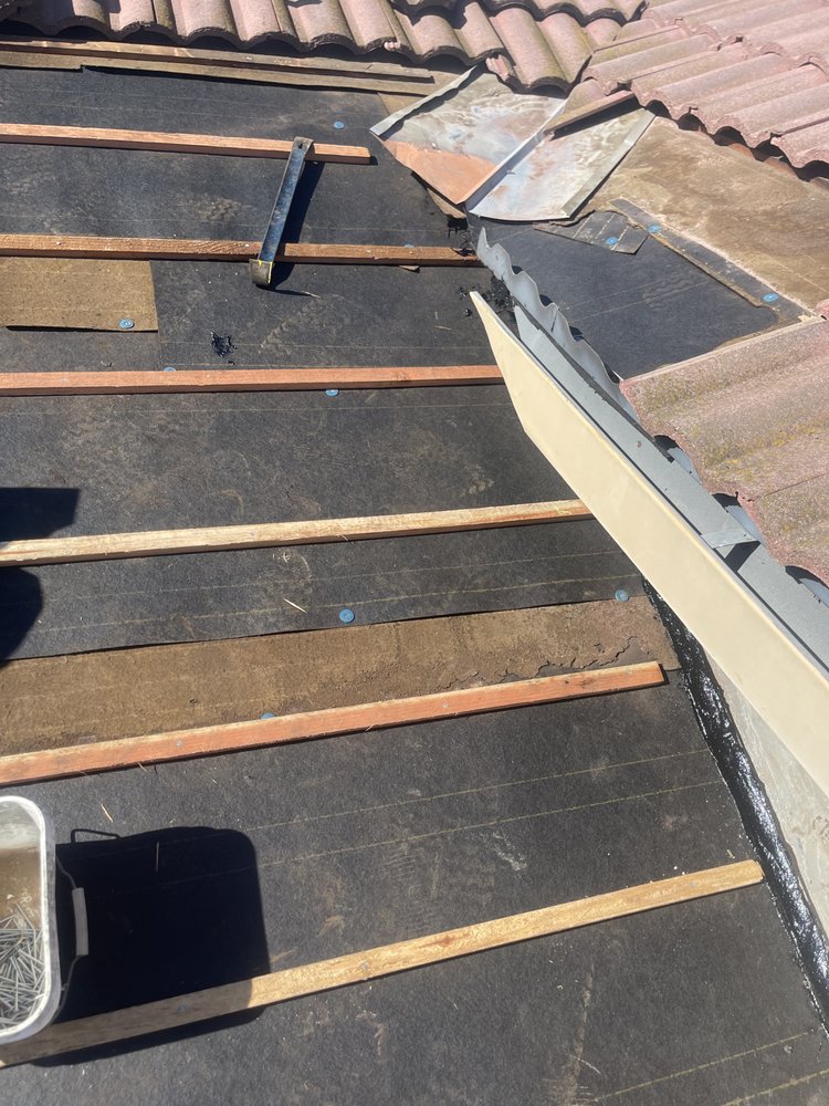 Slide of Sahagun Roofing