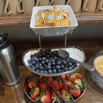 El Pueblo Inn - Complimentary breakfast - Hotels Near Me - Sonoma, California El Pueblo Inn - Complimentary breakfast - Hotels Near Me - Sonoma, California