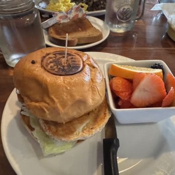 Cafe De Olla - Chicken Sandwich with fresh fruits. - American Near Me - Burbank, California