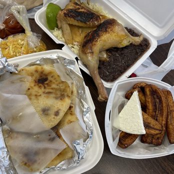 Mimis Kitchen - Salvadoran Near Me - Mahopac, New York