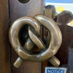 Love the pretzel shaped doorknob Love the pretzel shaped doorknob