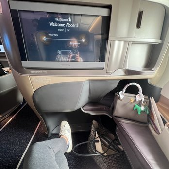 Singapore Airlines - Business class - Newark to Singapore 8.11.22 - Airlines Near Me - Newark, New Jersey Singapore Airlines - Business class - Newark to Singapore 8.11.22 - Airlines Near Me - Newark, New Jersey