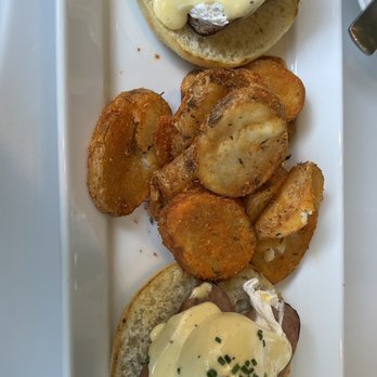 Tableau - Eggs Benedict - Breakfast & Brunch Near Me - Las Vegas, Nevada