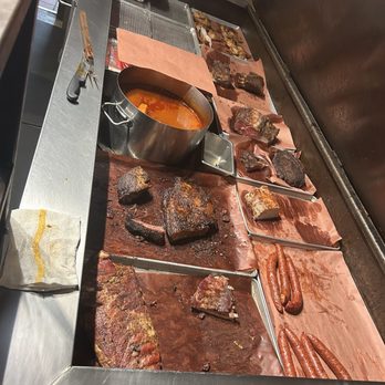 Cooper's Old Time Pit Bar-B-Que - Meat heaven - Barbeque Near Me - Austin, Texas