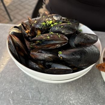 Sea Rocket Oyster House - Amazing mussels. - Cocktail Bars Near Me - Charlottetown, Prince Edward Island Sea Rocket Oyster House - Amazing mussels. - Cocktail Bars Near Me - Charlottetown, Prince Edward Island