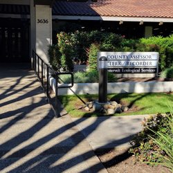 Sacramento County Clerk/recorder - Entrance from Parking Lot