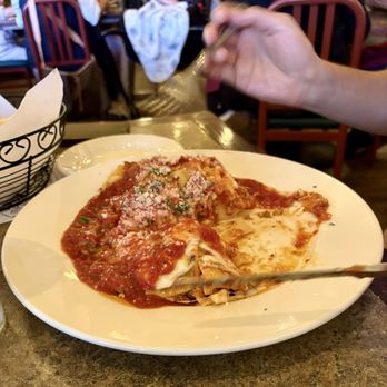 Spaghetti Eddie's Cucina Italiana - Lasagna di Carne - Italian Near Me - Glendora, California Spaghetti Eddie's Cucina Italiana - Lasagna di Carne - Italian Near Me - Glendora, California