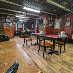 Chuck's Bar-BQ & Burgers - 10 dinning tables