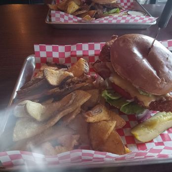 The Pikey - The Linkville. Fried piece of delicious chicken with bacon, cheddar cheese, lettuce, tomato and yummy ranch on butter bun with pub fries. - Irish Pub Near Me - Klamath Falls, Oregon