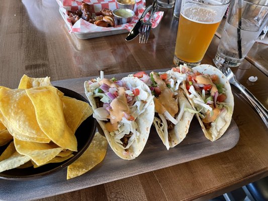 Rear End Gastropub & Garage by null