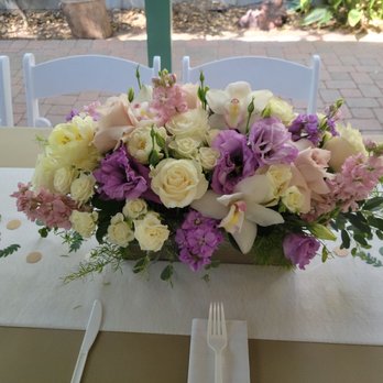 Kenneth Village Flowers - Tabletop flower arrangements from Kenneth Village Florist. - Florists Near Me - Glendale, California Kenneth Village Flowers - Tabletop flower arrangements from Kenneth Village Florist. - Florists Near Me - Glendale, California