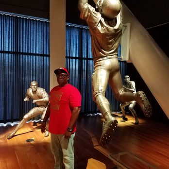 49ers Museum - Dwight Clark display of iconic catch! - Museums Near Me - Santa Clara, California 49ers Museum - Dwight Clark display of iconic catch! - Museums Near Me - Santa Clara, California