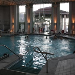 Limes-Thermen - Thermalbecken mit Durchgang zum Außenbecken