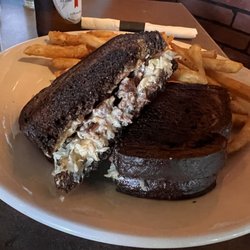 Headwaters Grill & Bar