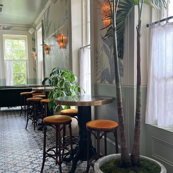 Hotel Saint Vincent - Bar area - Hotels Near Me - New Orleans, Louisiana