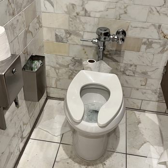 Urth Caffé - Orange - Toilet paper on the floor - Coffee & Tea Near Me - Orange, California