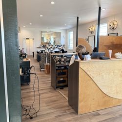 Jilian G. Salon - Reception of salon
