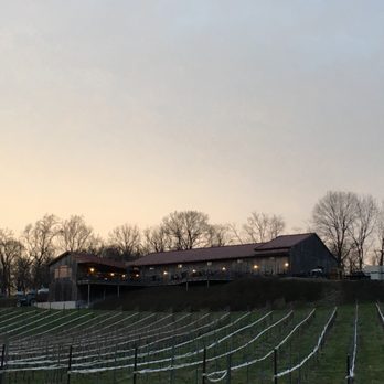 Grandview Vineyard - Evening sunset over Grandview - Wineries Near Me - Mount Joy, Pennsylvania
