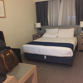 Holiday Inn - Hotels Near Me - London, XGL Holiday Inn - Hotels Near Me - London, XGL