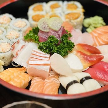 Gal's Sushi - Sushi Bars Near Me - Markham, Ontario