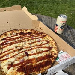 Winghaven Pizza Farm - BBQ chicken pizza. So good!