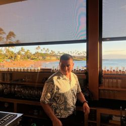 Maui Beachfront Rentals - Bar at the Seahouse Restaurant, just up the beach.