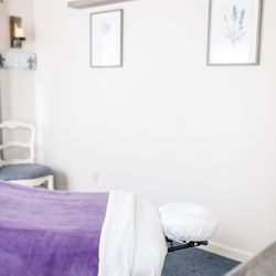 Unwind in Peace - Relaxing Massage Therapy for Women