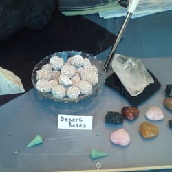 Saret Gallery - Stone my heart!