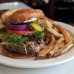Scotties Pittsfield Inn Restaurant & Lounge - Smash Burger
