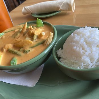 Lemongrass Too - Panang Curry Lunch - Thai Near Me - Annapolis, Maryland