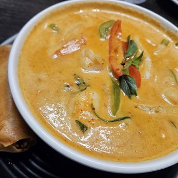Kin Thai & Sushi - Red Curry with shrimp - Thai Near Me - San Antonio, Texas Kin Thai & Sushi - Red Curry with shrimp - Thai Near Me - San Antonio, Texas