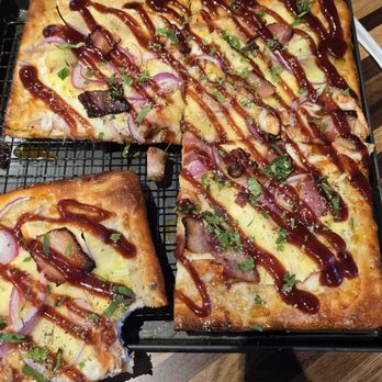 Slice House by Tony Gemignani - Grandma style BBQ chicken pizza - Pizza Near Me - Porter Ranch, California