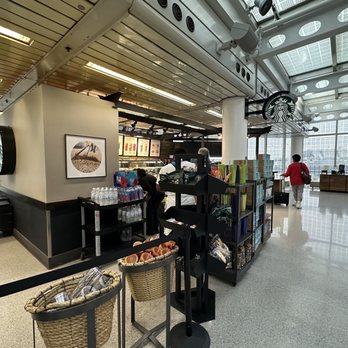 Starbucks - Store area - Coffee & Tea Near Me - Chicago, Illinois