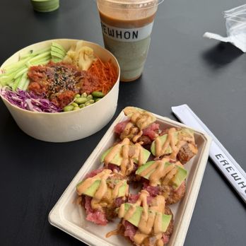 Erewhon Manhattan Beach - Spicy Tuna Crispy Rice - Grocery Near Me - Manhattan Beach, California Erewhon Manhattan Beach - Spicy Tuna Crispy Rice - Grocery Near Me - Manhattan Beach, California