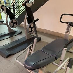LA Fitness - Equipment