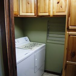 Rogers Vacation Rentals - Dillon - Mountain Escape: Full-size washer/dryer